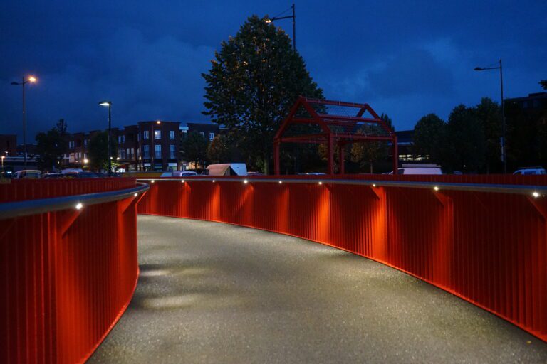 Loopbrug Echt verlichte leuning pucks